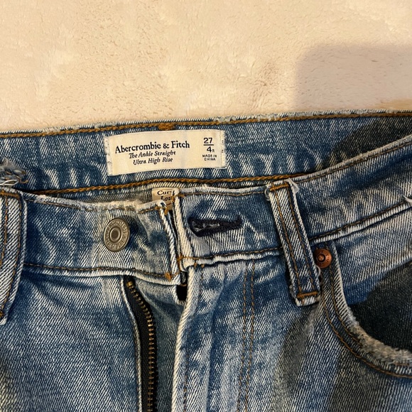 Abercrombie Ankle Straight Ultra high rise curve love light wash ripped jeans - Picture 3 of 5